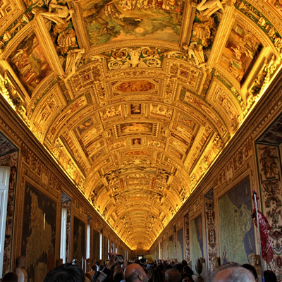 La Galerie des Cartes géographiques à l&rsquo;intérieur des Musées du Vatican