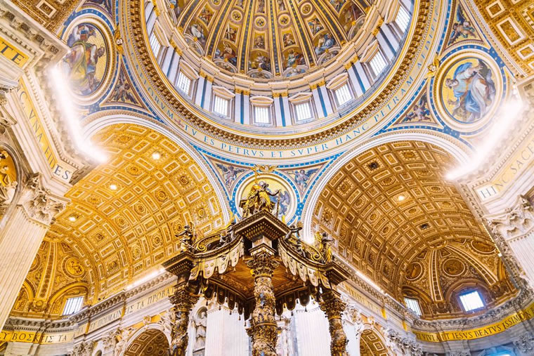 Interior dos Museus do Vaticano em Roma